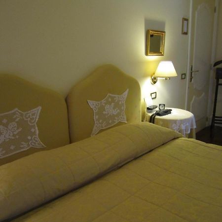 Hotel Villa Castellani Mogliano Room photo