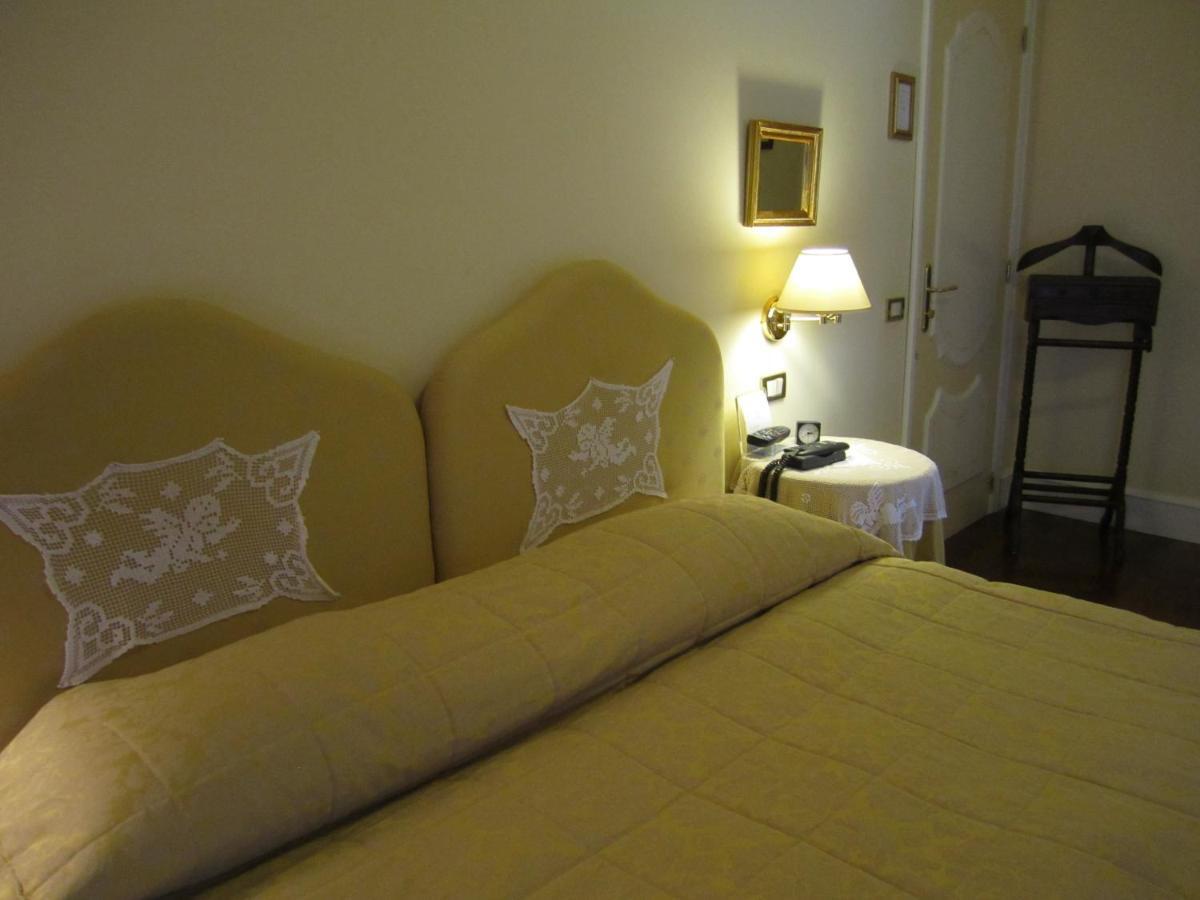 Hotel Villa Castellani Mogliano Room photo